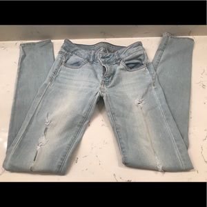 American Eagle light washed jeans!